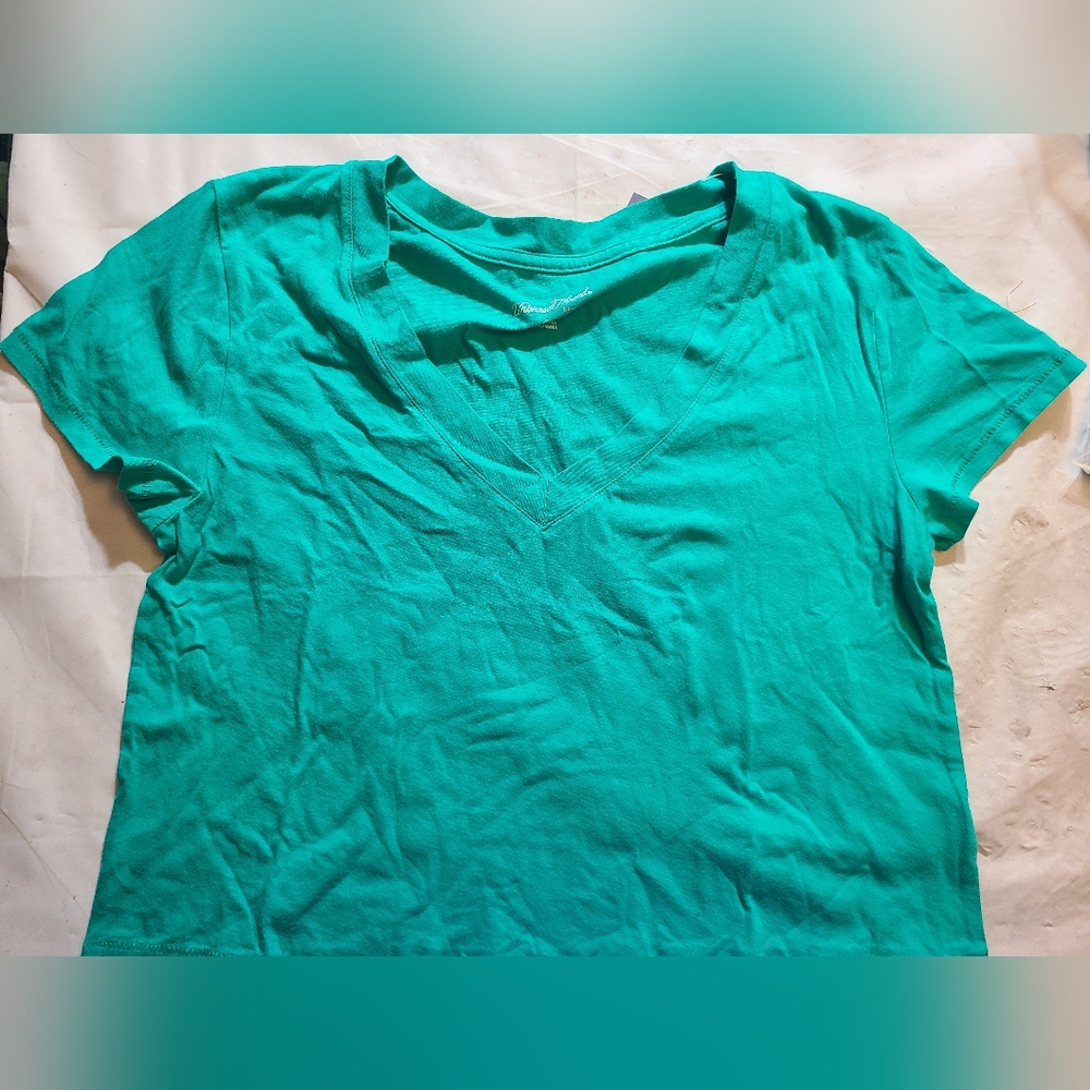 Women's Shrunken Short Sleeve V-Neck T-Shirt - Universal Thread Emerald Green L - Picture 2 of 5